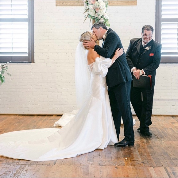 Martina Liana Wedding Dress - Picture 8 of 8